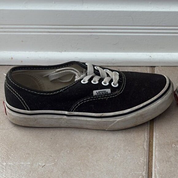 Kids Vans Shoes - Picture 3 of 6